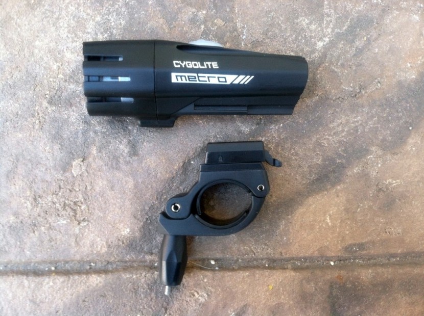 cygolite metro 550 - the metro 550 has a durable mount that can be left on the bike at...