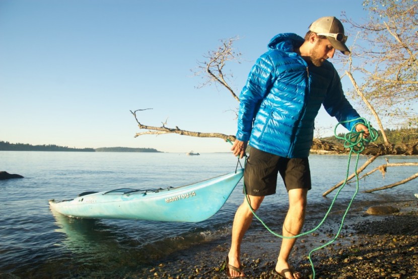 columbia platinum 860 turbodown hooded jacket - a high volume fit makes the platinum 860 look and feel awkward.