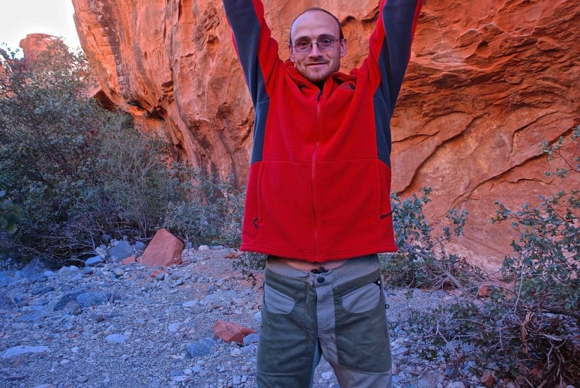 the north face khumbu 2 jacket - when we raised our arms up the hem of this jack rode up sending...