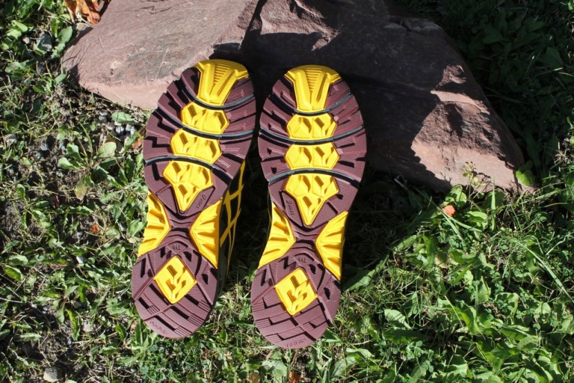 asics gel-fujitrabuco 4 neutral - the aggressive lug pattern remains virtually unchanged for the new...