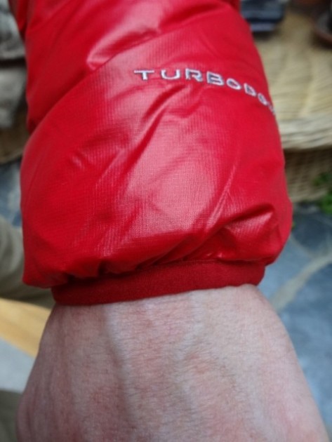 columbia gold 650 turbodown hooded - the tight fitting elastic closures on the wrists are nice and snug.