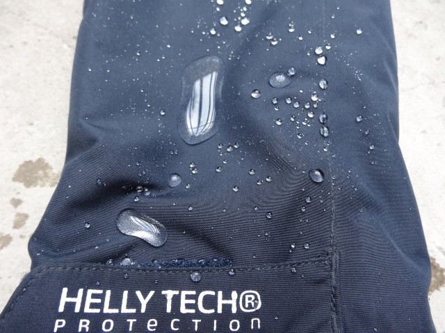 helly hansen dubliner parka - the hellytech fabric held up well to the water test.