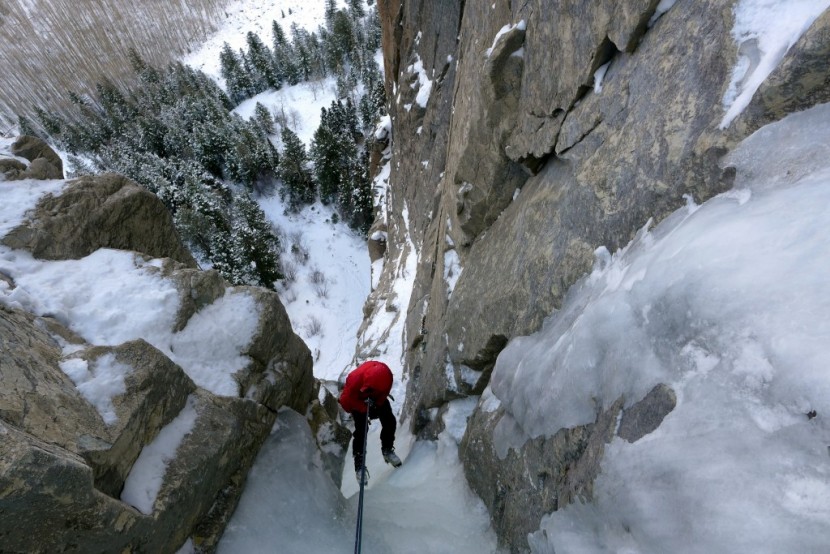mammut smart alpine - rappelling with the mammut smart alpine requires a bit of upward...