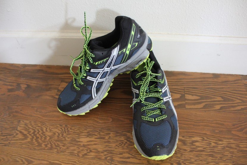 asics gel-kahana 7 - lots of leather overlays that are sewn into the mesh upper mean this...