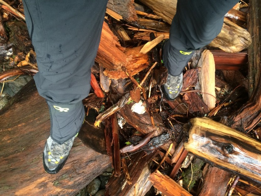 outdoor research wrapid - a tight fit makes this gaiter a great defense against all manner of...