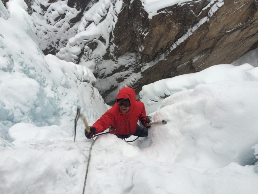 westcomb shift lt - john walker getting in one more top-rope lap at the ouray ice park...