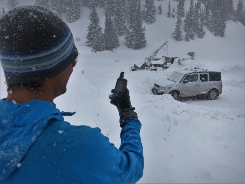 garmin gps map 64s - the quad-helix antenna coupled with gps + glonass satellite access...