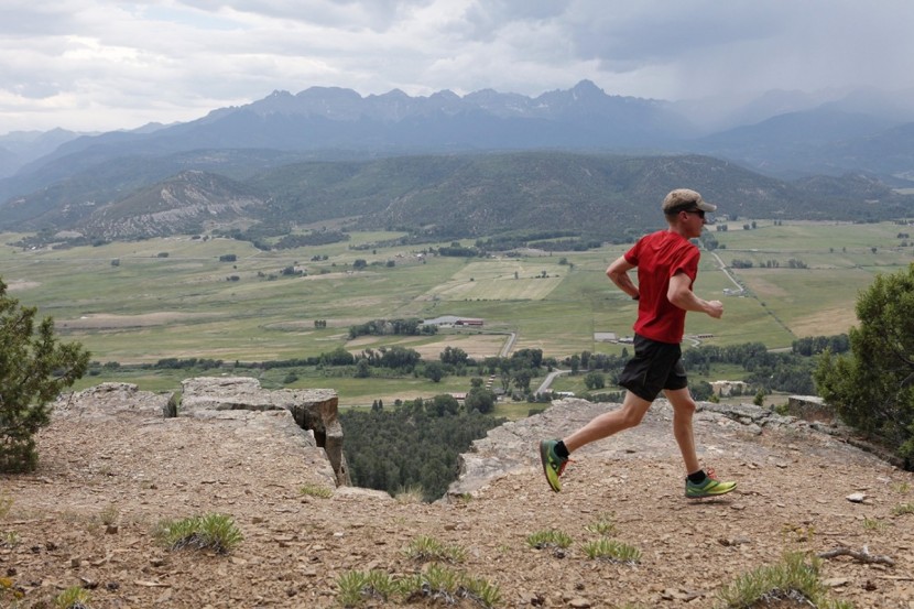 pearl izumi trail em n2 v3 - out for an evening cruise on a dry stretch of the escarpment trail...