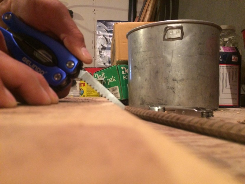 gelindo premium pocket - the wood saw of the premium pocket tool in action. the tools are...