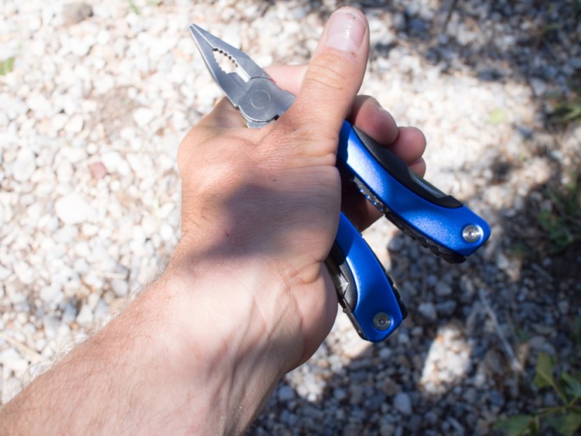 gelindo premium pocket - the gelindo premium pocket tool, in an average adult male hand for...