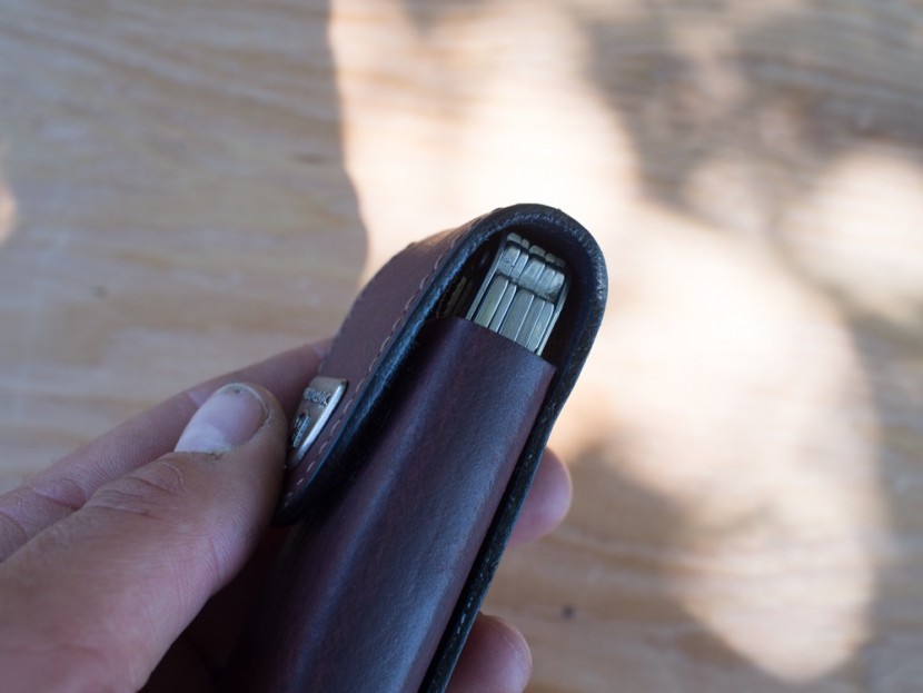 victorinox swisstool spirit x - the velcro closure on the victorinox leather case is lower profile...