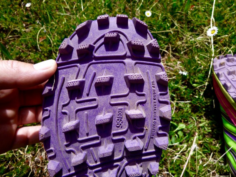 salming elements - the 8 mm lugs are long and perfect for grabbing soft surfaces. in...