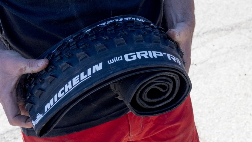 michelin wild grip'r2 advanced 2.35 - the wild grip'r tire from michelin has a tall, aggressive tread...