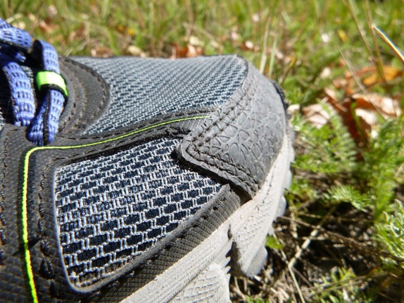 asics gel-kahana 8 for women - the mesh is tight knit...rocks and sand will not penetrate!