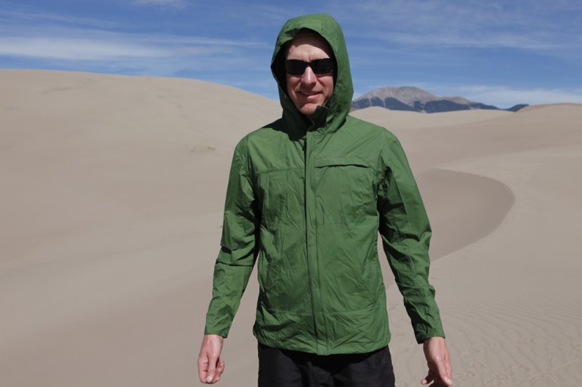 sierra designs exhale windshell - showing the exhale windshirt in the wind at the sand dunes national...