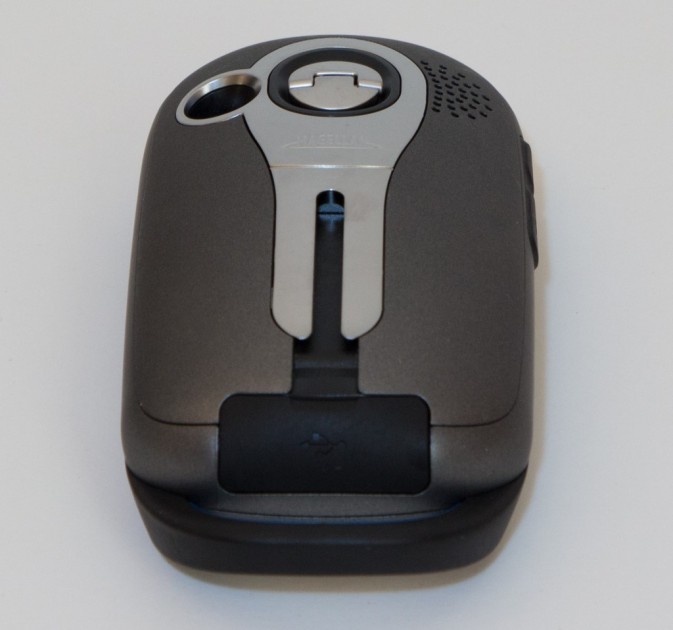 magellan explorist 510 - the back cover comes off easily with the turn of a screw. here you...