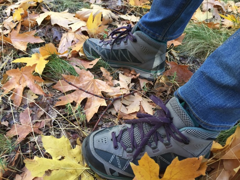 vasque monolith ultradry for women - the monoliths toe the line between a lightweight hiking boot and a...