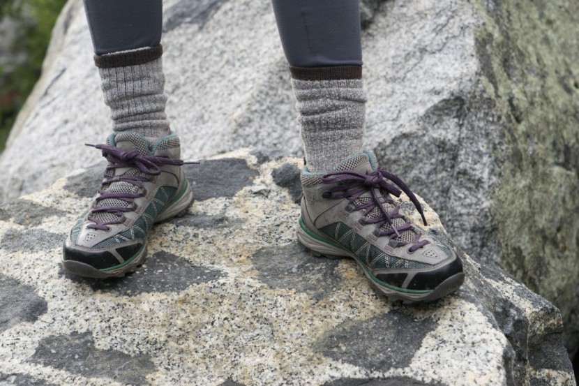 vasque monolith ultradry for women - the leather and abrasion resistant mesh upper make the monolith...