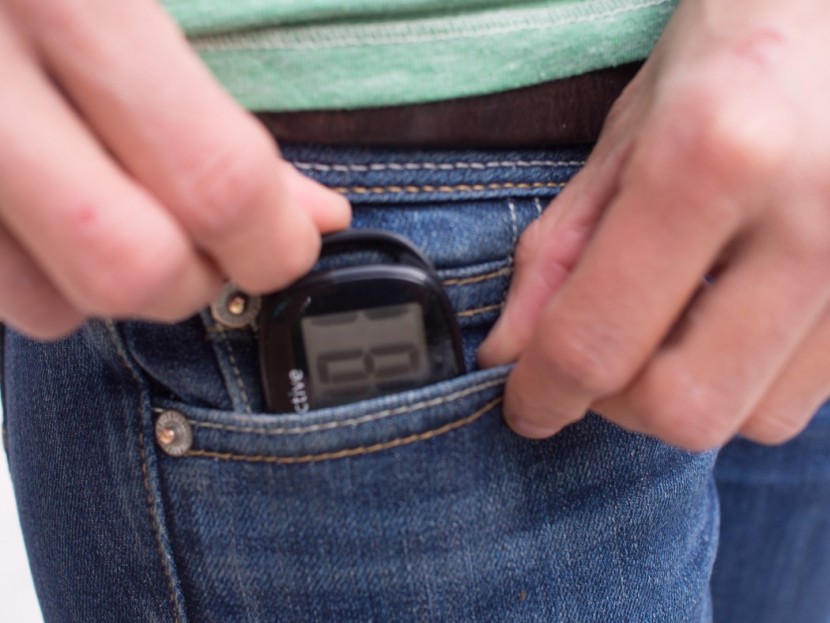 3dfitbud simple step counter - even the tightest of pockets have room for the svelte shape of the...