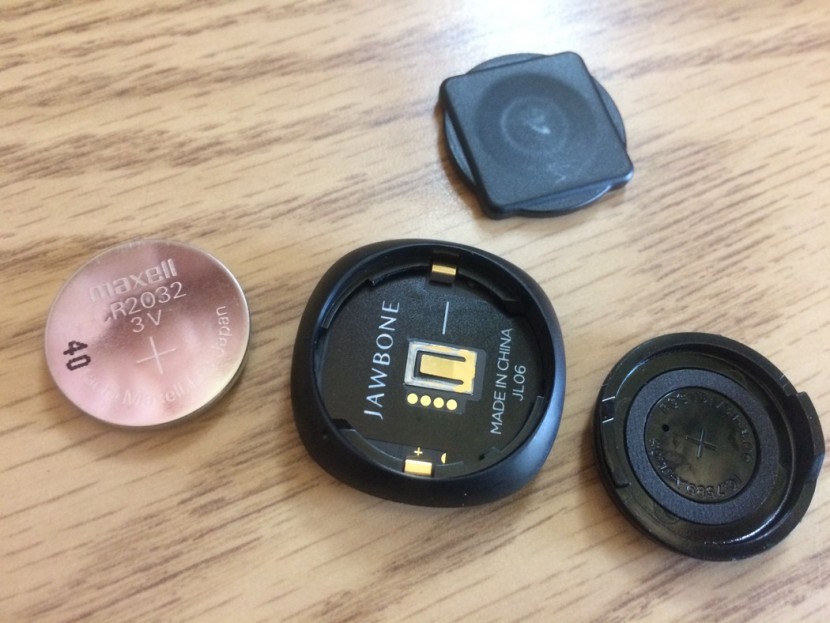 jawbone up move - the parts of the electronic bit of the up move. the only piece in...