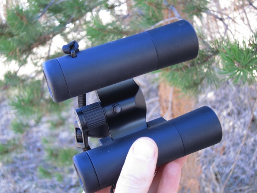 leica ultravid br 10x25 - here you can see the hinge that allows the binoculars to fold up so...