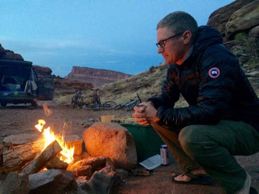 canada goose hybridge lite hoody - the hybridge lite jacket features the canada goose patch on the arm...