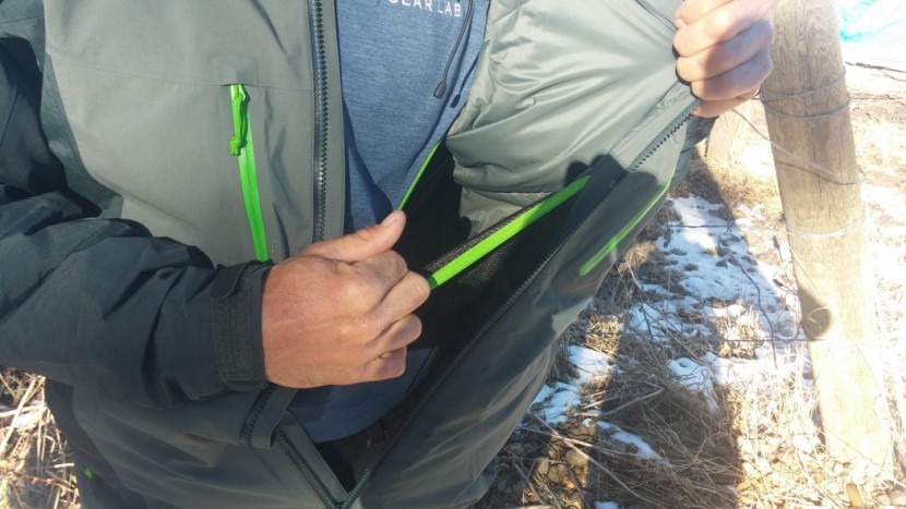 arc'teryx fission sv - the large, stretchy, mesh internal pocket holds items of a variety...