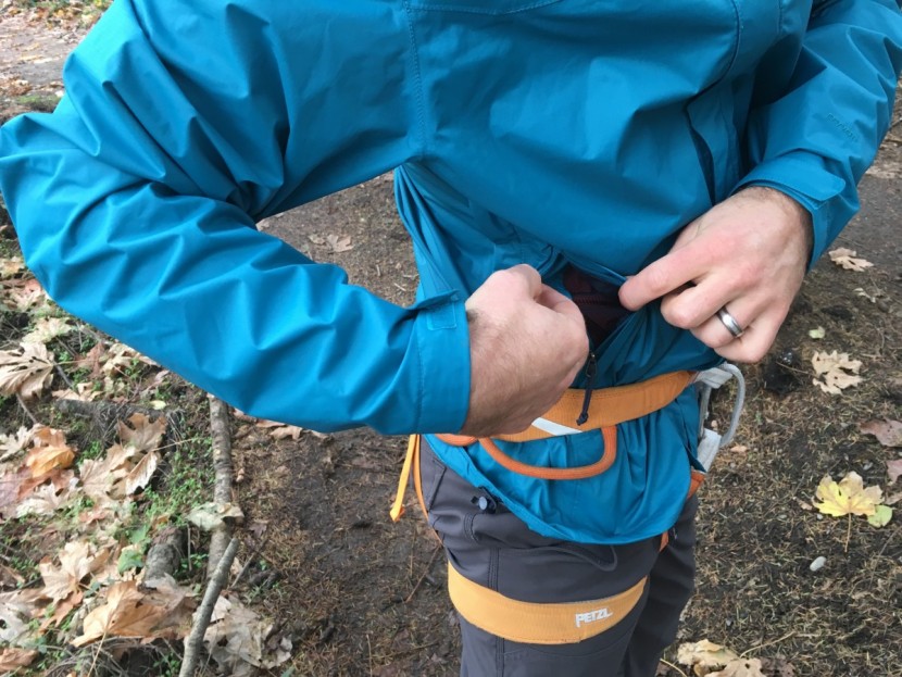 the north face venture 2 - the venture's two lower pockets are a great place to put your hands...