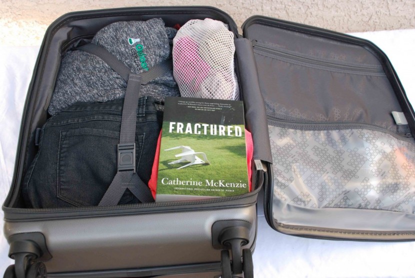 delsey shadow 3.0 21 - this bag can hold a lot of clothes! we easily packed for a week in...