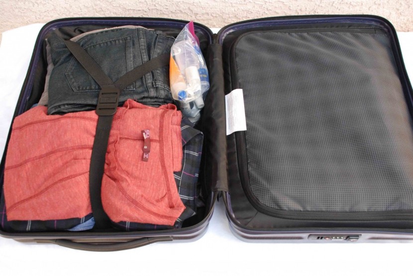 samsonite inova 20 - you can squeeze a lot in this bag, and the ability to close off one...