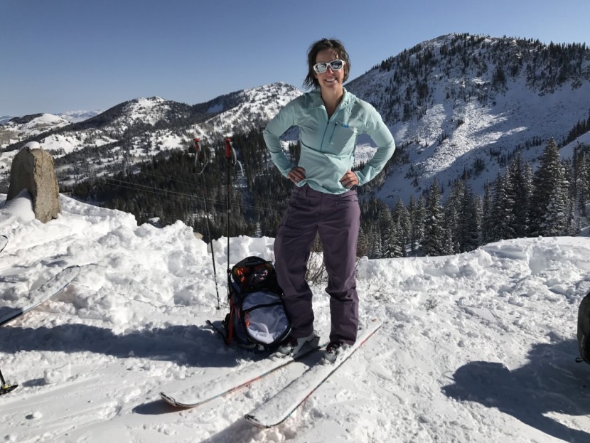 flylow gear nina - roomy knees and thighs creating a relaxed free ride fit.