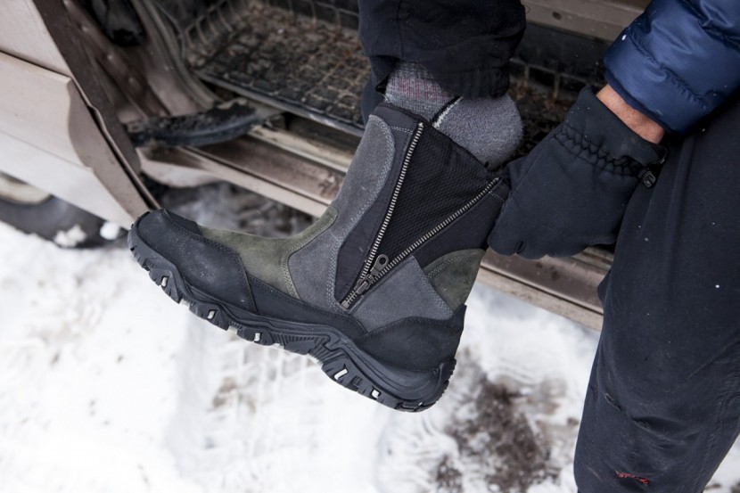 merrell polarand rove zip - unzipping the side of the polarand rove zip wp makes it easier to...