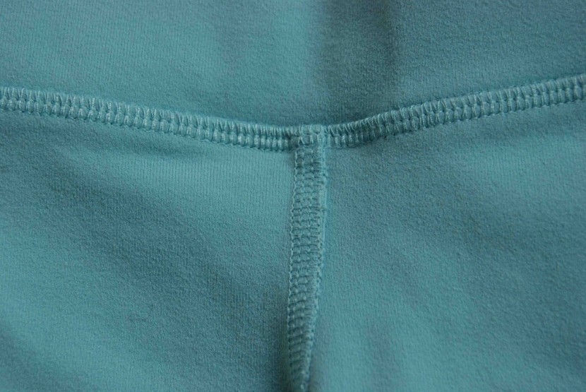 alo goddess ribbed legging - little pills were starting to form after using it only half a dozen...