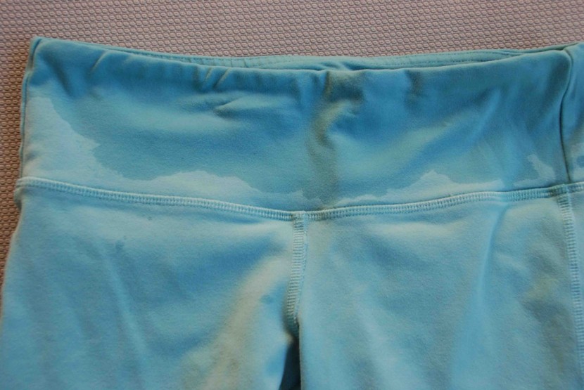 alo goddess ribbed legging - the light blue color that we tested does change color a bit when...