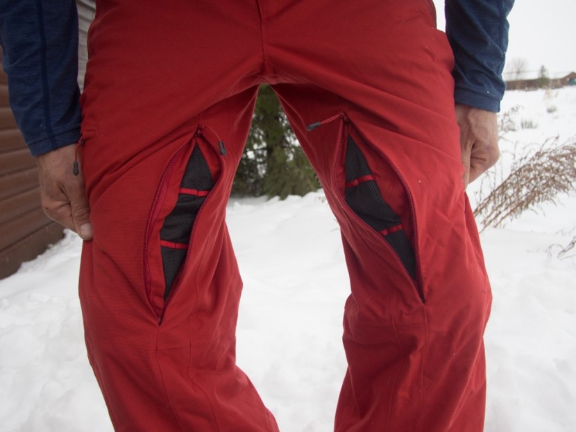 mammut bormio hs pants - the wide-opening, inner thigh vents of the mammut bormio are turned...