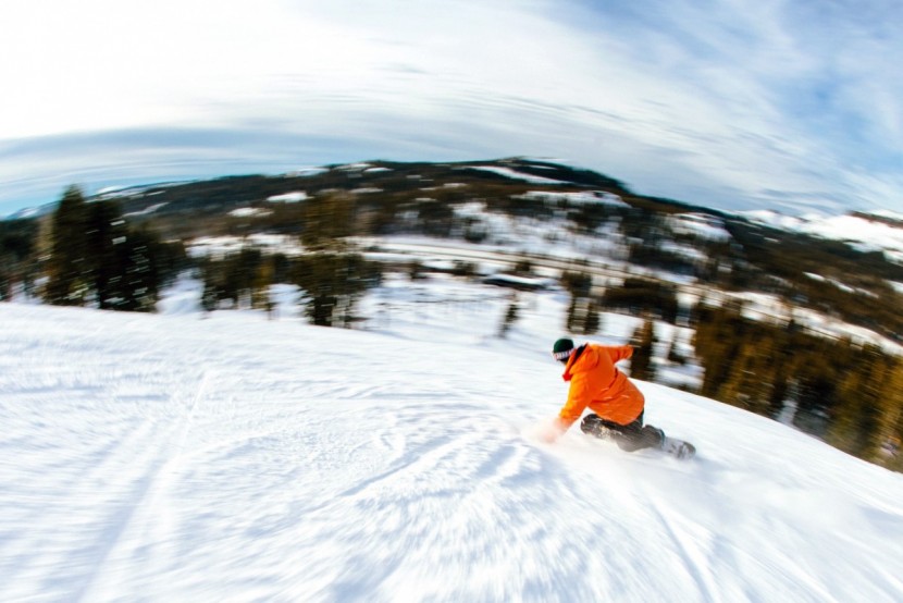 burton flight attendant - going fast in less than perfect conditions.