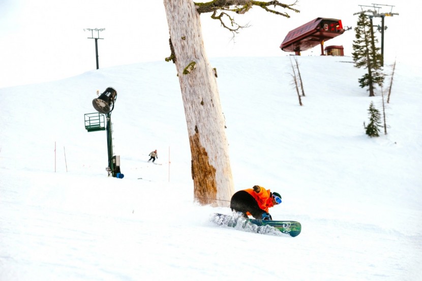 burton flight attendant - good old resort run carving.
