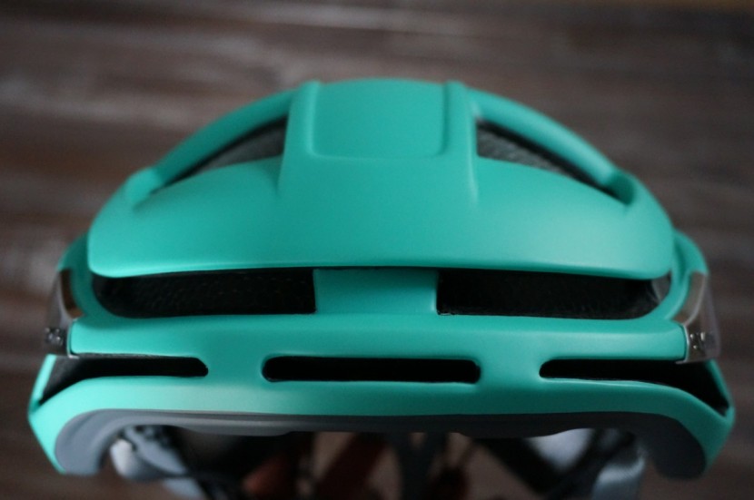 smith overtake mips - the front vents are obstructed by the internal mips liner, which...