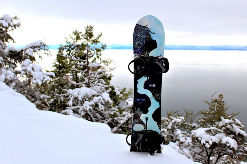 burton lipstick - the burton lipstick is a versatile all-mountain board designed for...