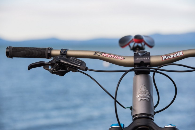 intense recluse pro 2017 - the aluminum bars contribute to sharp handling but transfer the hits...