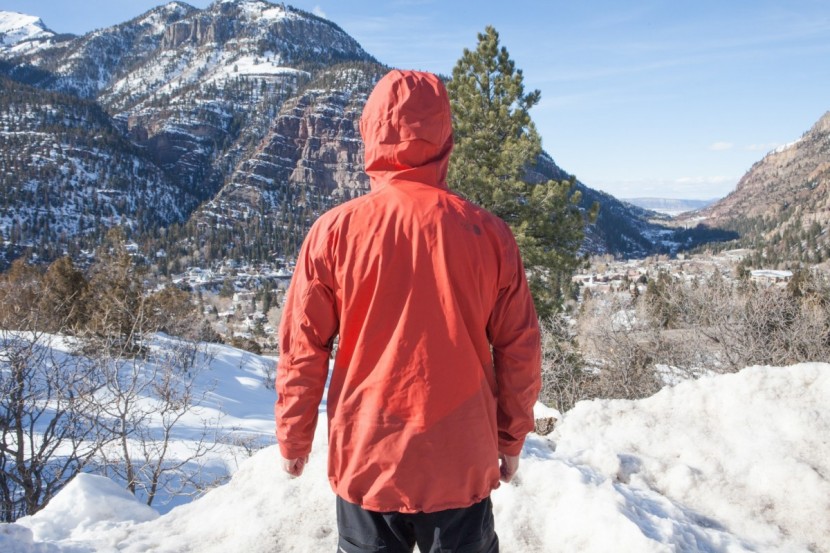 the north face fuseform brigandine 3l jacket - one of the best things about this jacket is the very low cut hem...