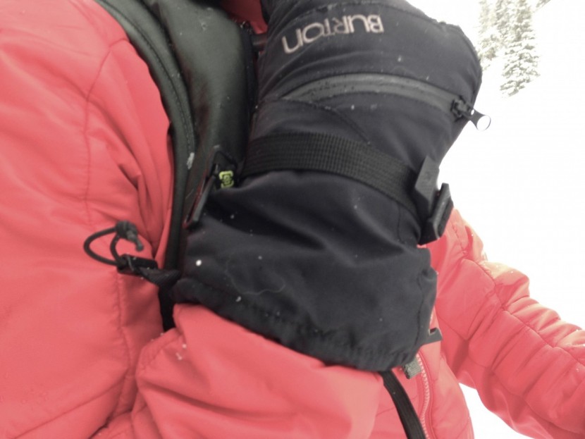 burton gore-tex gloves for women - we loved the warmer pocket, touchscreen compatible synthetic...