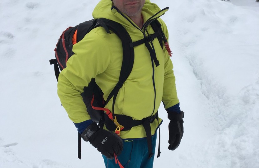 arc'teryx voltair 30 - the arc'teryx voltair 30l features very nicely articulated shoulder...