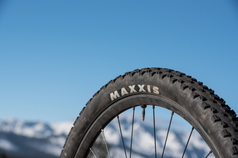 pivot mach 429 trail x01 eagle 2017 - the 2.3" maxxis high roller ii didn't offer up enough traction for...