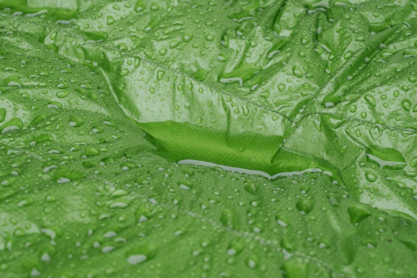 western mountaineering versalite 10 - the versalite shed rain water with ease, even with its ultra light...