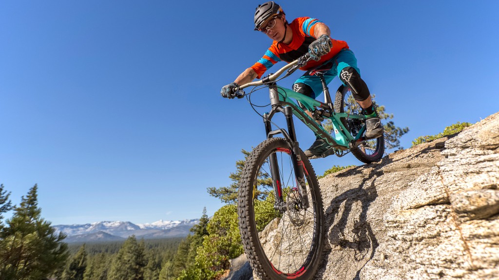 intense recluse pro 2017 - the bike's heavy front end wants to stay on the dirt. it's reluctant...