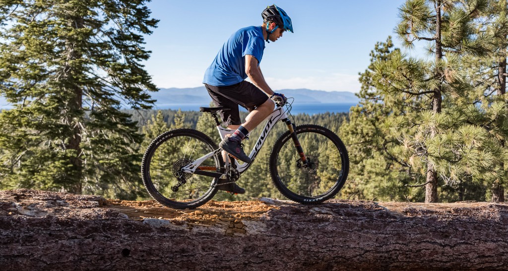 pivot mach 429 trail x01 eagle 2017 - the pivot is easy to maneuver on the climbs, or logs.