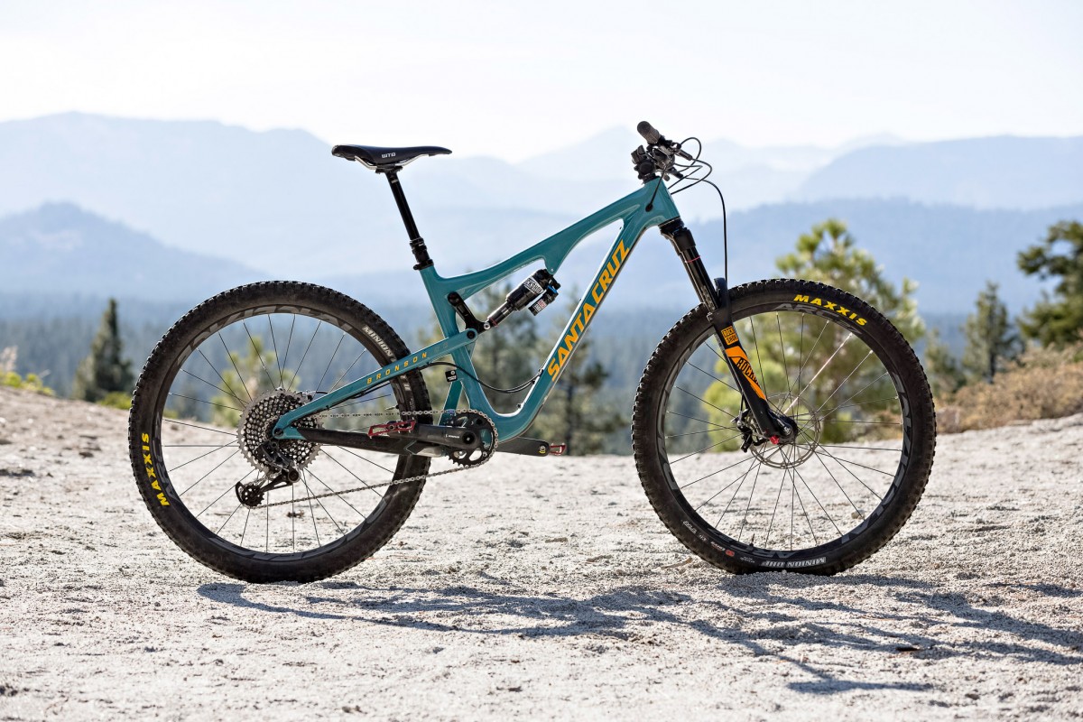 Santa Cruz Bronson X01 Eagle 2017 Review (Look at that majestic beast.)