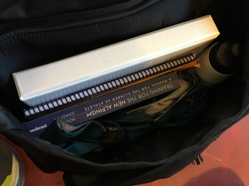chrome buran ii - the buran messenger bag carries a lot, from books and electronics to...