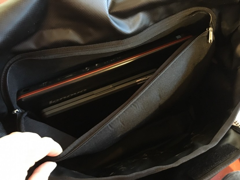 chrome buran ii - the buran messenger bag has a nicely padded sleeve for your...